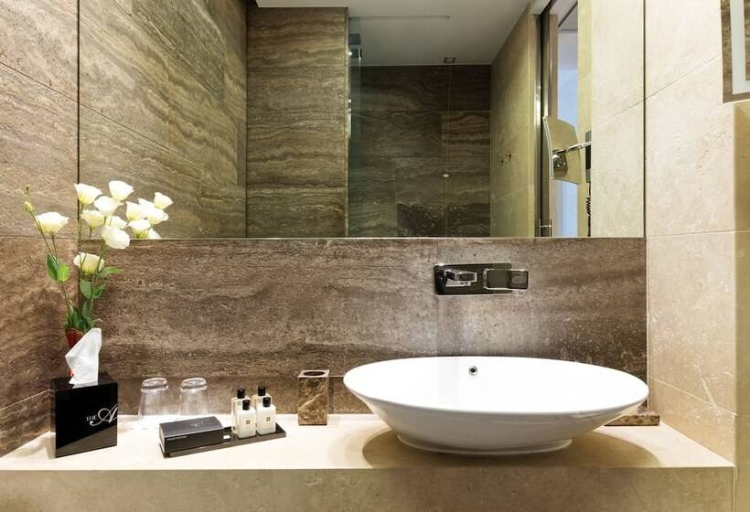 デラックスルーム, The Ashbee