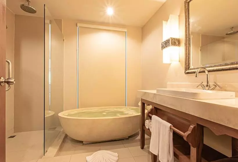 プールの見えるスーペリアルーム, Rawai Palm Beach Resort   Sha Extra Plus