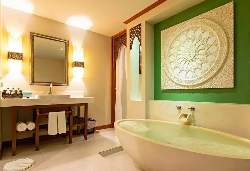 プールの見えるデラックスルーム, Rawai Palm Beach Resort   Sha Extra Plus
