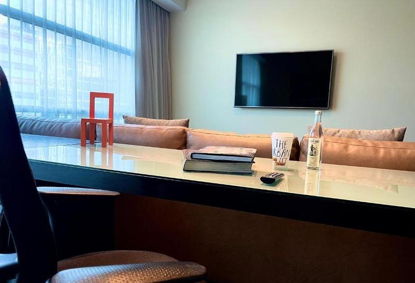 مجموعه ویستا شهر, Stadia Suites Mexico City Santa Fe