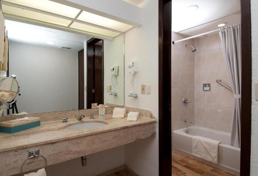 Suite 2 Dormitoare, The Royal Cancun All Suites Resort