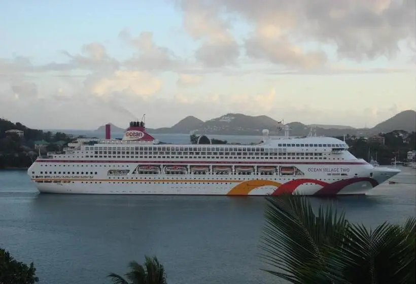 スタンダードスタジオ, Bayside Villa St. Lucia