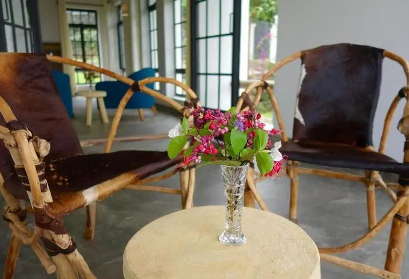 バルコニー付きデラックスルーム, Arusha Villa Karamu Coffee Estate