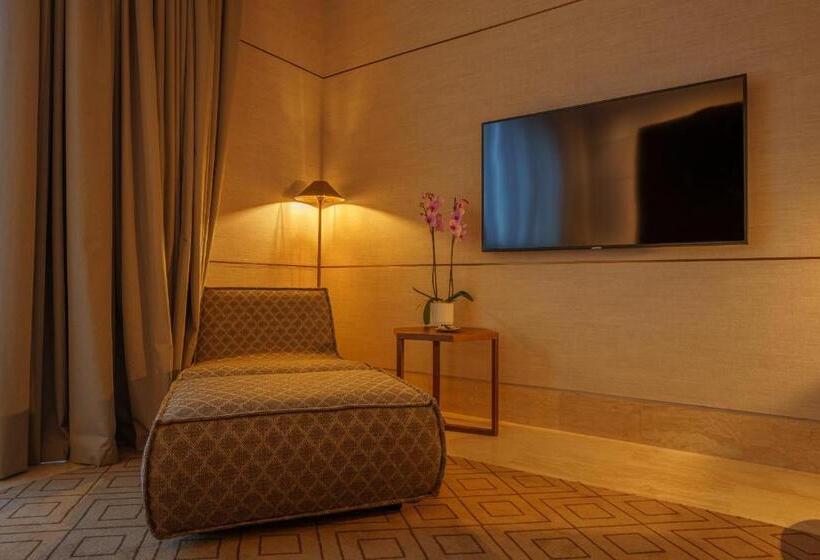 جناح جونيور, Shirvan Hotel City Yard Jeddah