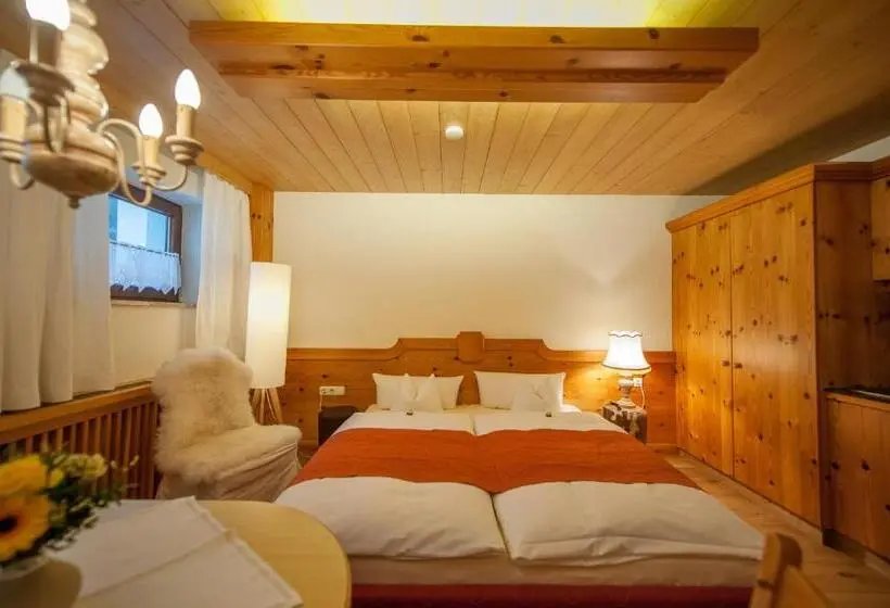 اتاق اکونومی, Arlsuites