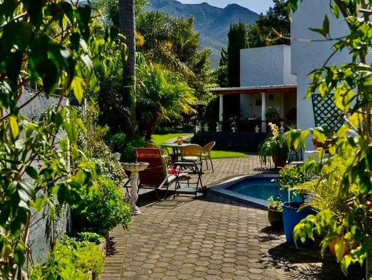 اتاق استاندارد با چشم‌انداز باغ, Bollinger Guest House