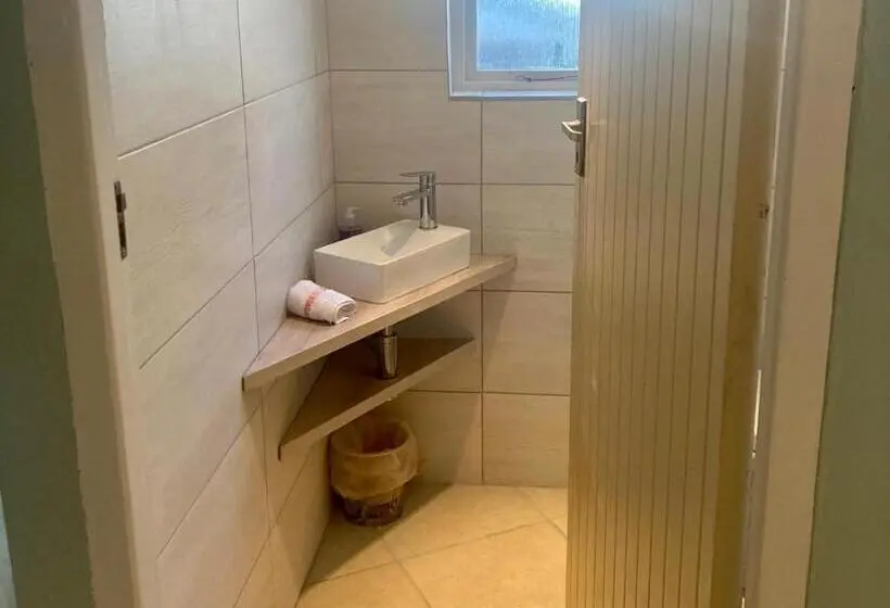 اتاق استاندارد, Bollinger Guest House
