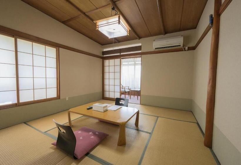 Номер Стандарт Трехместный, Shibu Onsen Kadoya