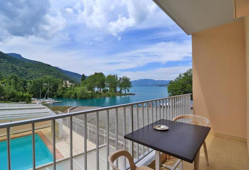 Номер Стандарт Трехместный, Hôtel Les Flots Bleus