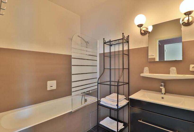 חדר סטנדרט נוף לאגם, Hôtel Les Flots Bleus