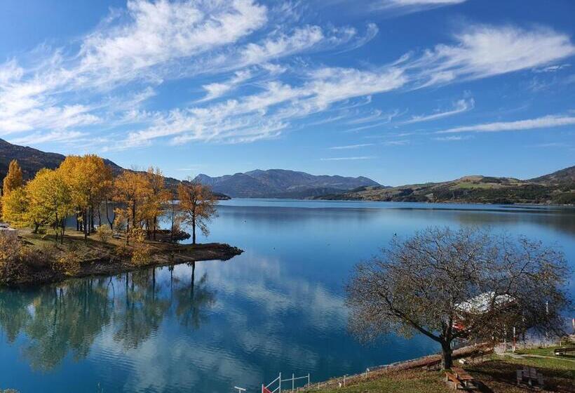 חדר סטנדרט נוף לאגם, Hôtel Les Flots Bleus