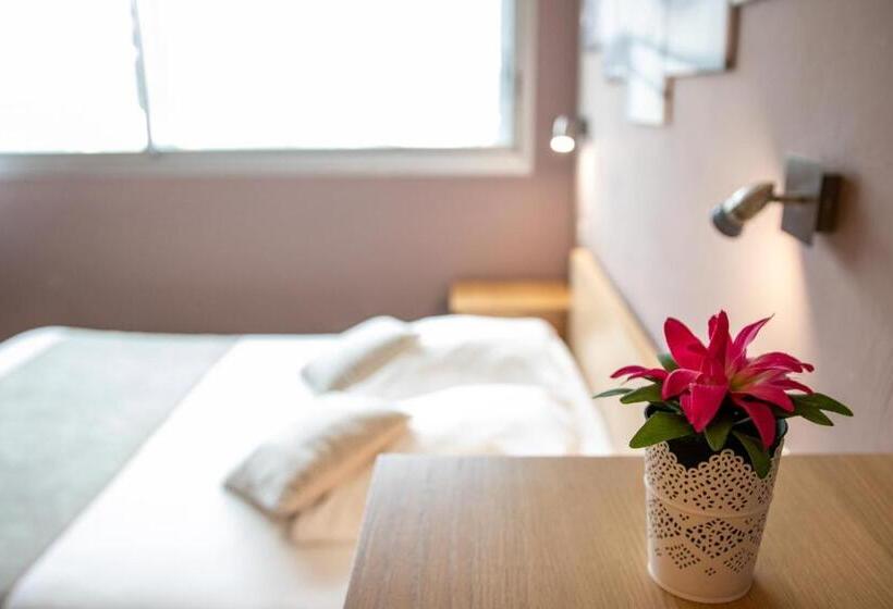 חדר סטנדרט, מיטת קינג, מותאם לאדם עם מוגבלויות, Hôtel Les Flots Bleus