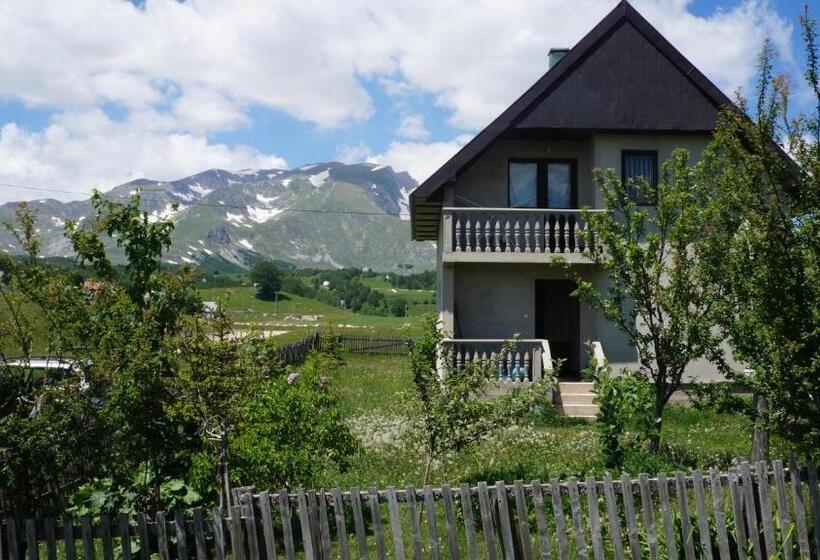 اتاق استاندارد یک تخته با سرویس بهداشتی مشترک, Kovcica Rooms