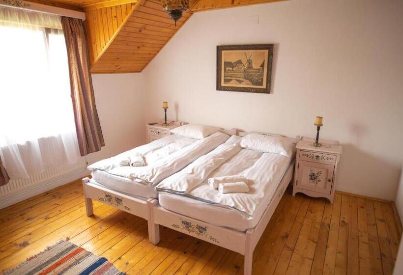 غرفة قياسية رباعية, Pensiunea Sachsenhof