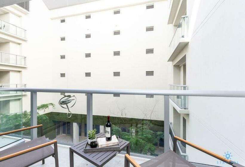 Talo 1 Makuuhuone, Beachfront Condo Rooftop Infinity Pool Studio