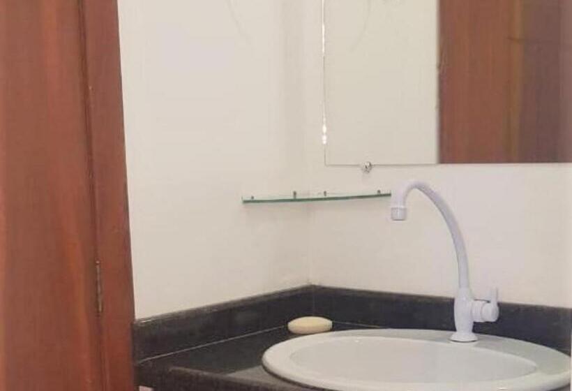 Люкс Вид на Бассейн, Di Raffaele Bombinhas