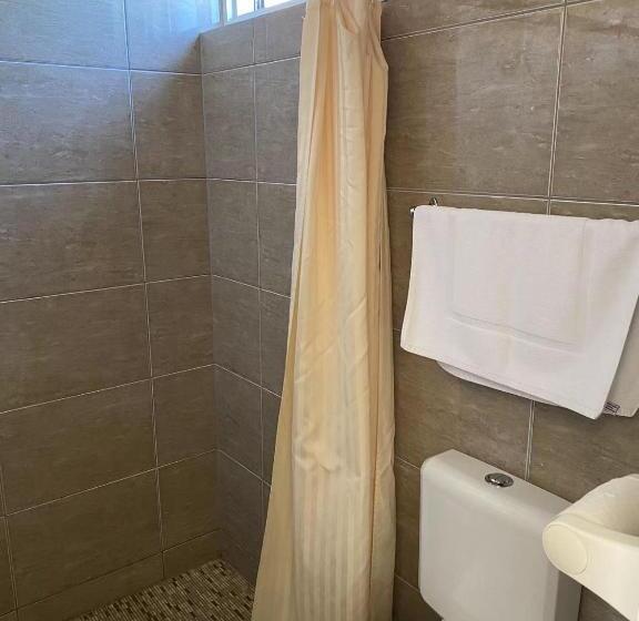 חדר קומפורט לשלושה, Gateway Motor Inn