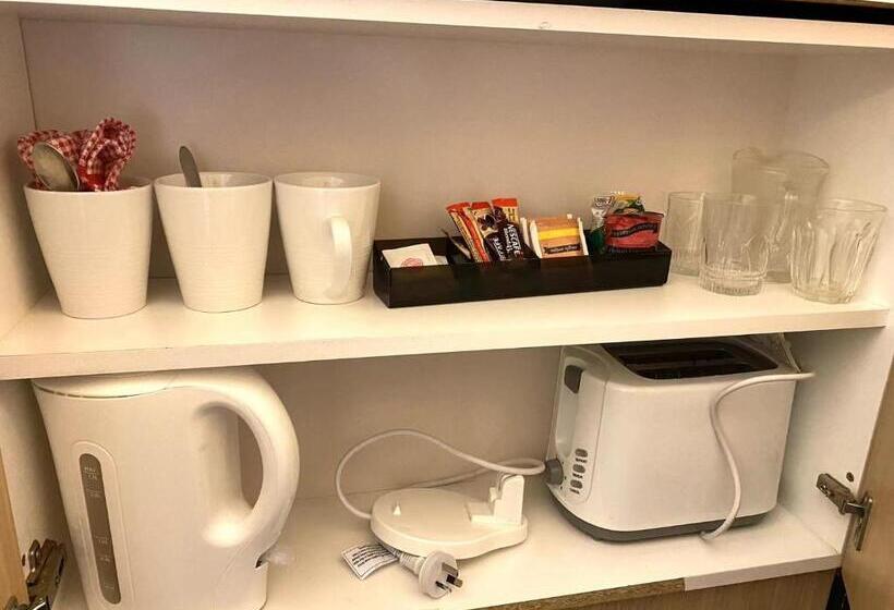 חדר קומפורט לשלושה, Gateway Motor Inn