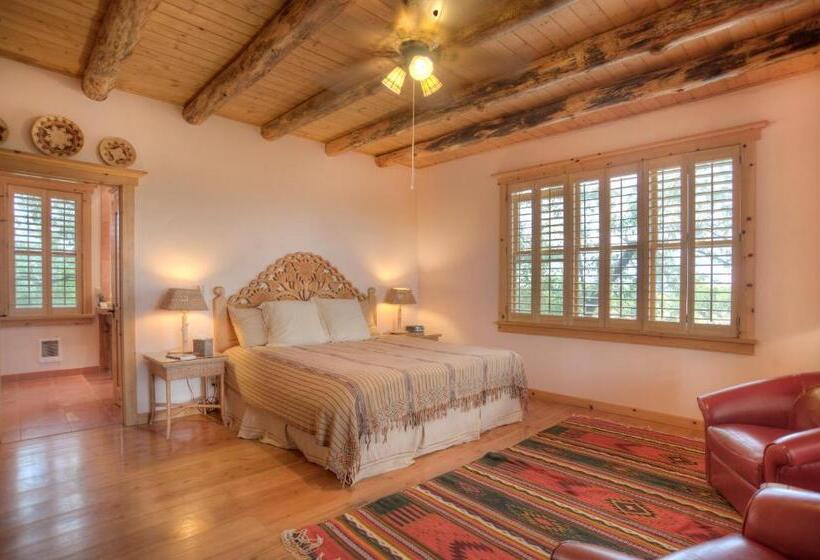 جناح سوبيريور, Blue Lake Ranch