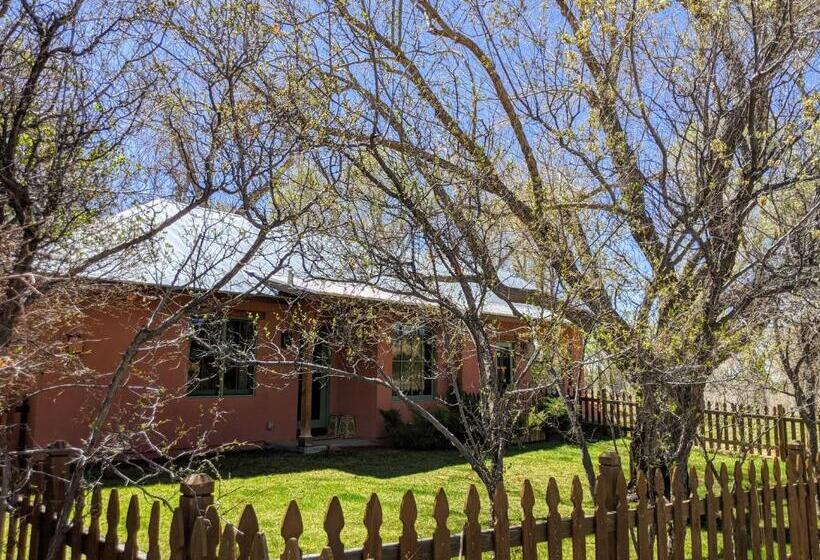 منزل غرفتين نوم, Blue Lake Ranch