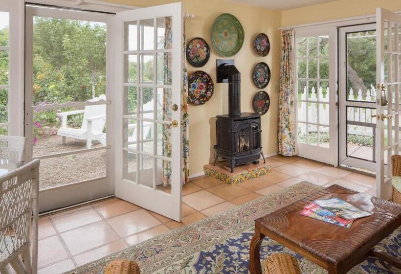 جناح, Blue Lake Ranch