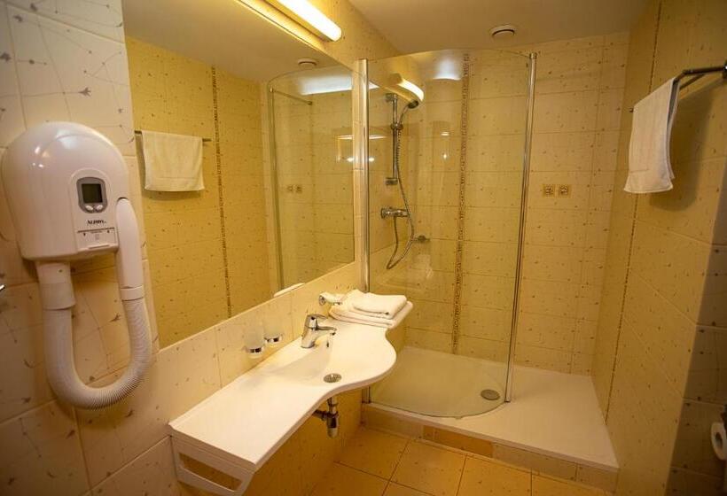 スタンダードルーム, Grand