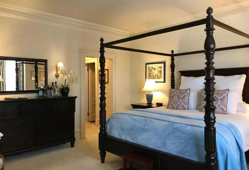 キングサイズベッドのデラックススイート, Tattingstone Inn