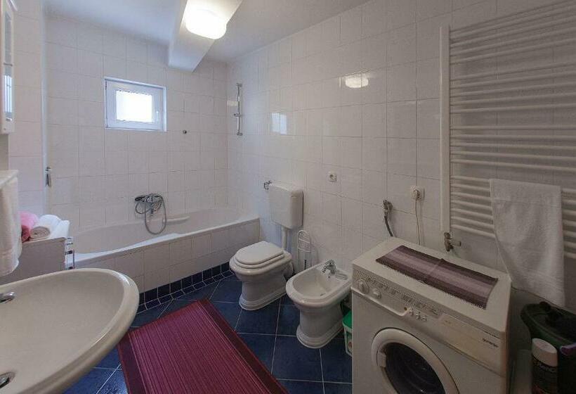 اتاق استاندارد با سرویس بهداشتی مشترک, Guesthouse Rota