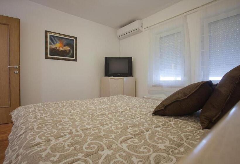 اتاق استاندارد با سرویس بهداشتی مشترک, Guesthouse Rota