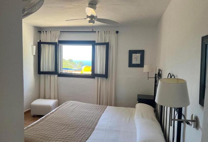 Люкс Вид на Море, Hostal Cala Moli