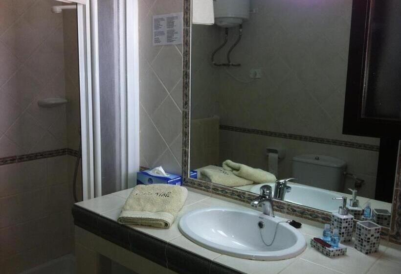 Люкс Вид на Море, Hostal Cala Moli