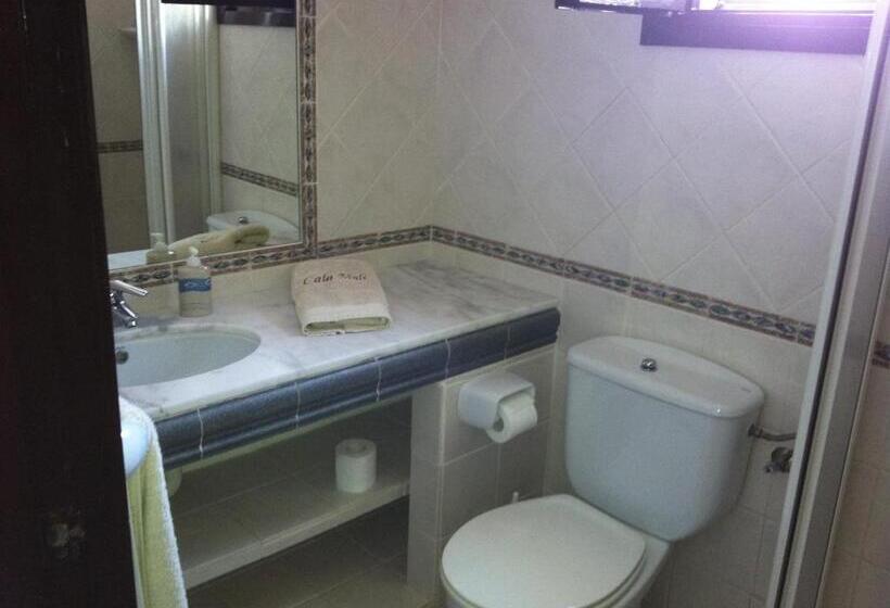 Номер Стандарт, Hostal Cala Moli