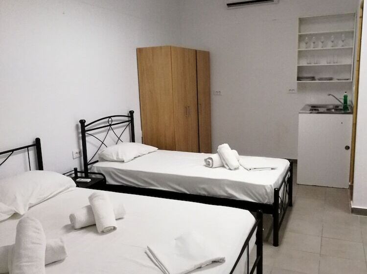 Студия Deluxe, Dodo S Santorini