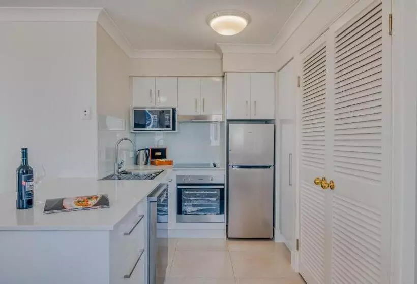 آپارتمان 2 خوابه, Bel Air On Broadbeach   Official