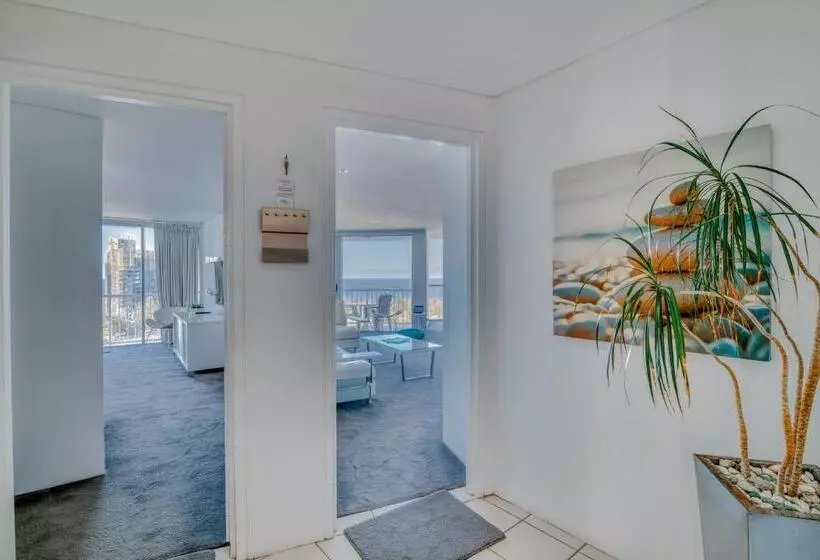آپارتمان ممتاز دوخوابه رو به دریا, Bel Air On Broadbeach   Official