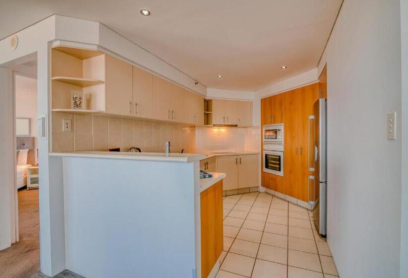 Superior 2-bedroom flat with sea view, Bel Air On Broadbeach   Official