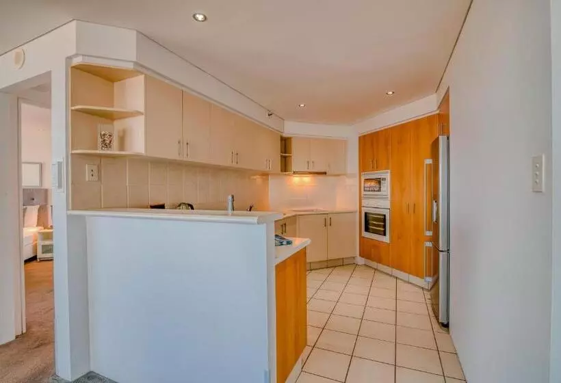 آپارتمان ممتاز دوخوابه رو به دریا, Bel Air On Broadbeach   Official