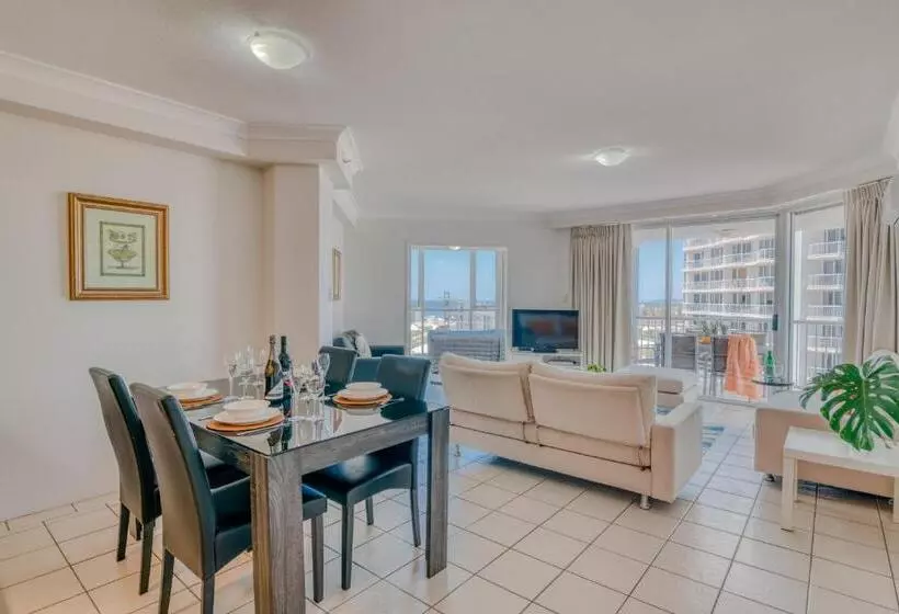 آپارتمان ممتاز سه‌خوابه رو به دریا, Bel Air On Broadbeach   Official