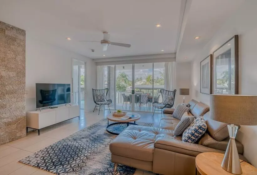 バルコニー付2ベッドルームアパートメント, Coconut Grove