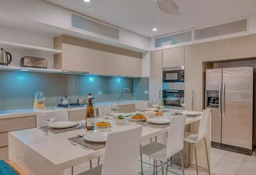 バルコニー付2ベッドルームアパートメント, Coconut Grove