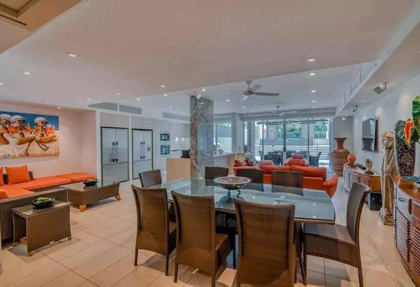 4ベッドルームアパートメント, Coconut Grove