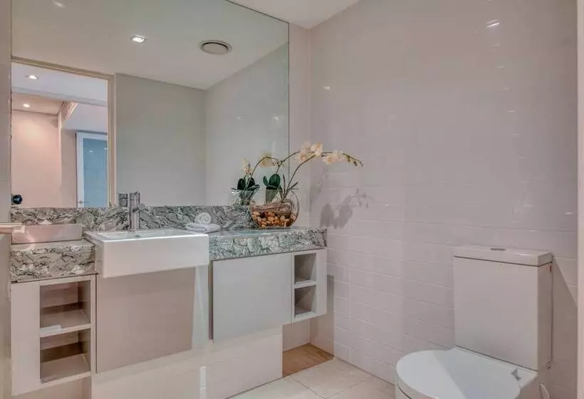 5ベッドルームアパート, Coconut Grove