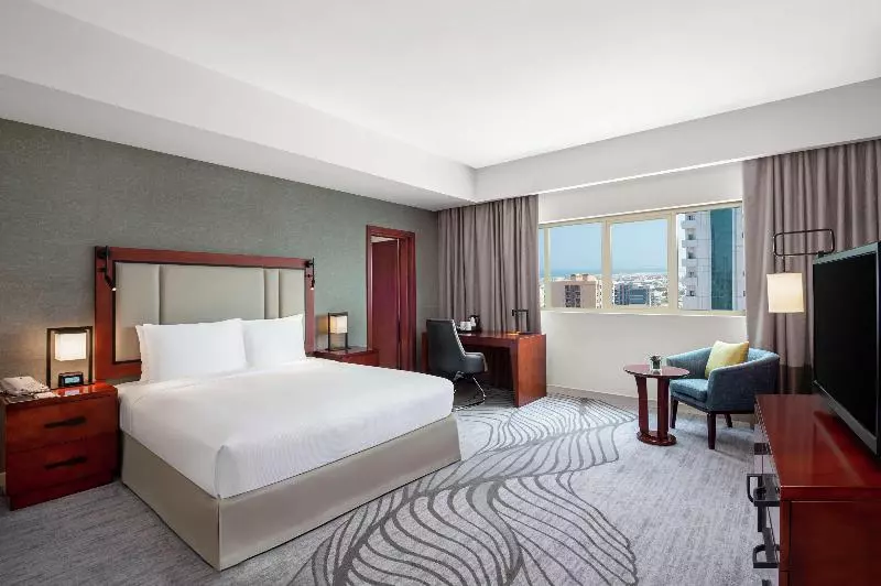 Deluxe-huone King-vuode, Doubletree By Hilton Ras Al Khaimah