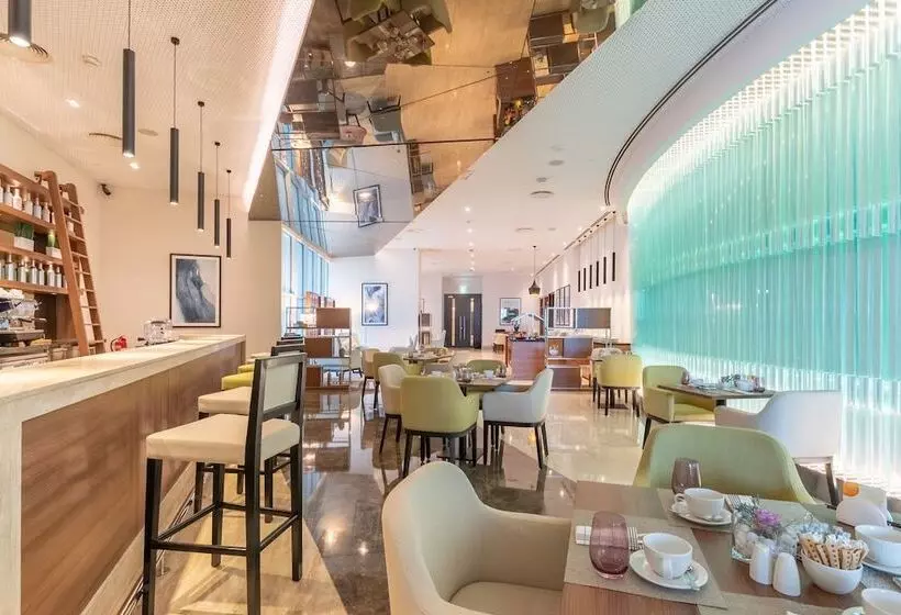 クラブルーム, Grand Millennium Al Wahda Hotel And Executive Apartments Abu Dhabi