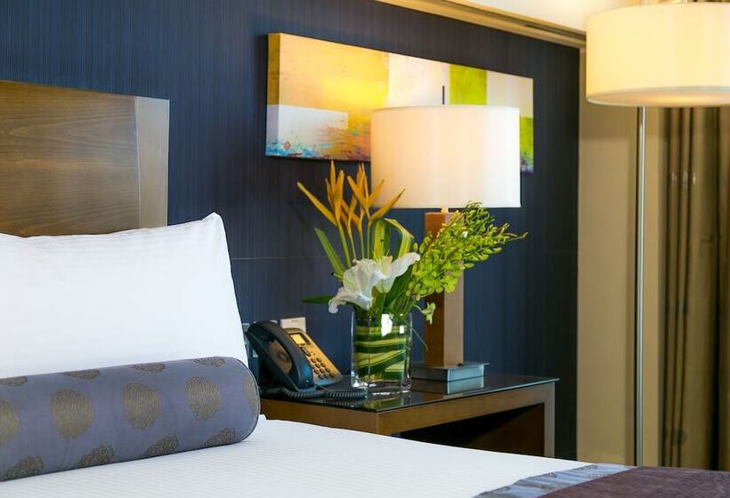 Номер Deluxe, Grand Millennium Al Wahda Hotel And Executive Apartments Abu Dhabi