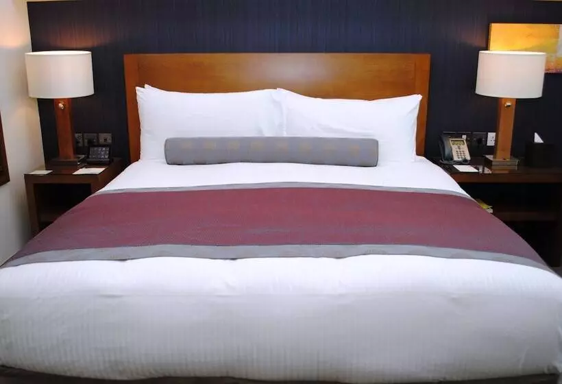 スーペリアールーム, Grand Millennium Al Wahda Hotel And Executive Apartments Abu Dhabi