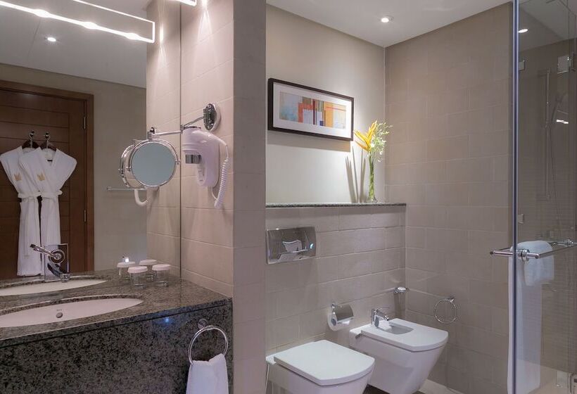 Номер Superior, Grand Millennium Al Wahda Hotel And Executive Apartments Abu Dhabi