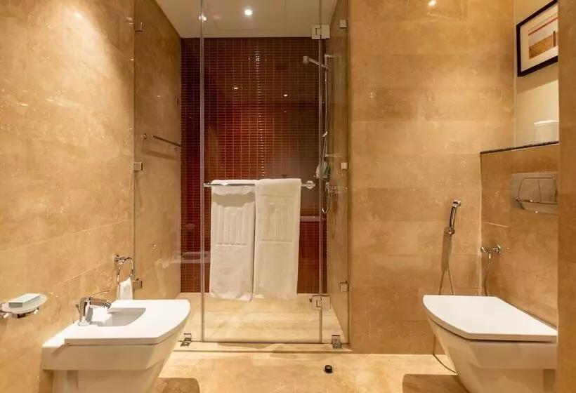 クラブルーム, Grand Millennium Al Wahda Hotel And Executive Apartments Abu Dhabi