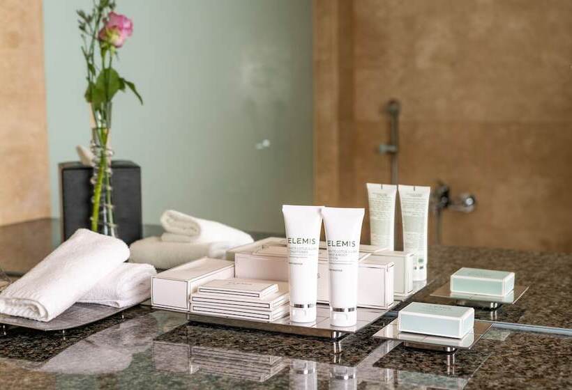 Номер Клуб, Grand Millennium Al Wahda Hotel And Executive Apartments Abu Dhabi