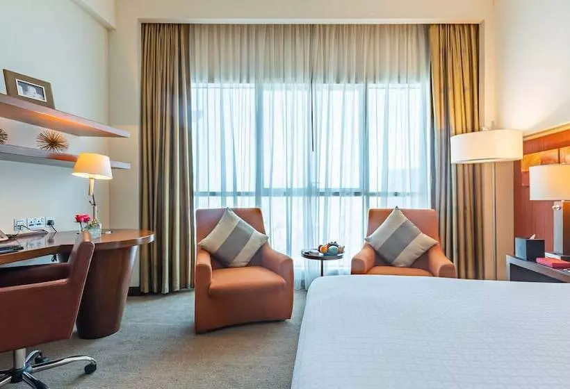 クラブルーム, Grand Millennium Al Wahda Hotel And Executive Apartments Abu Dhabi